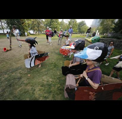 8birdsonparade